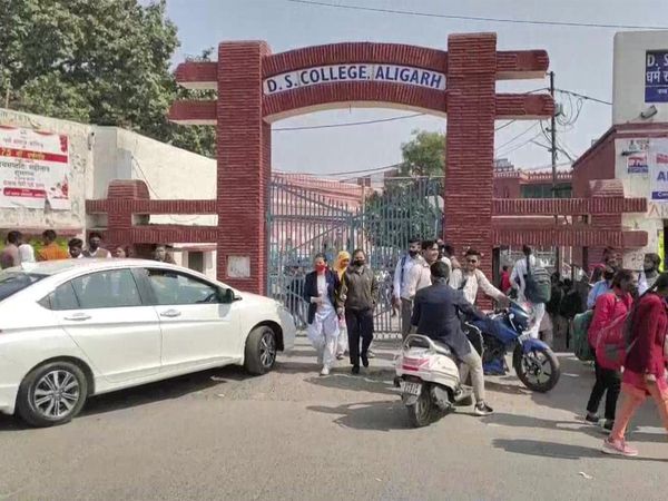 UP: Aligarh’s DS college bans saffron stole or hijab inside college premises