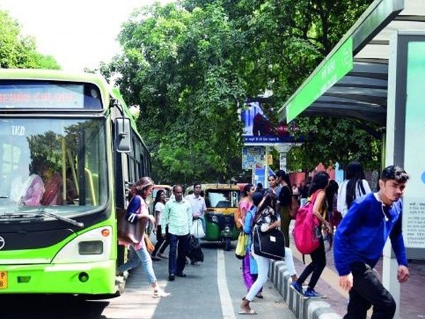 DTC बसों के टिकट पर अब पाएं 10 फीसदी छूट, करना होगा ये काम