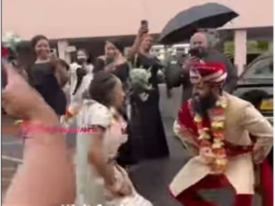 Viral Video: सबके सामने दूल्हा करने लगा ऐसी हरकत, फिर दुल्हन ने जो किया उसे देख दंग रह जाएंगे, Viral Video Dulha dulhan funny dance video viral in hindi people loved it Viral Video: सबके सामने दूल्हा करने लगा ऐसी हरकत, फिर दुल्हन ने जो किया उसे देख दंग रह जाएंगे, Viral Video Dulha dulhan funny dance video viral in hindi people loved it