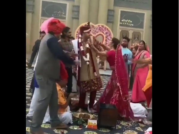 Funny Video Bride Attack on Groom Then What Happened Watch Viral Video