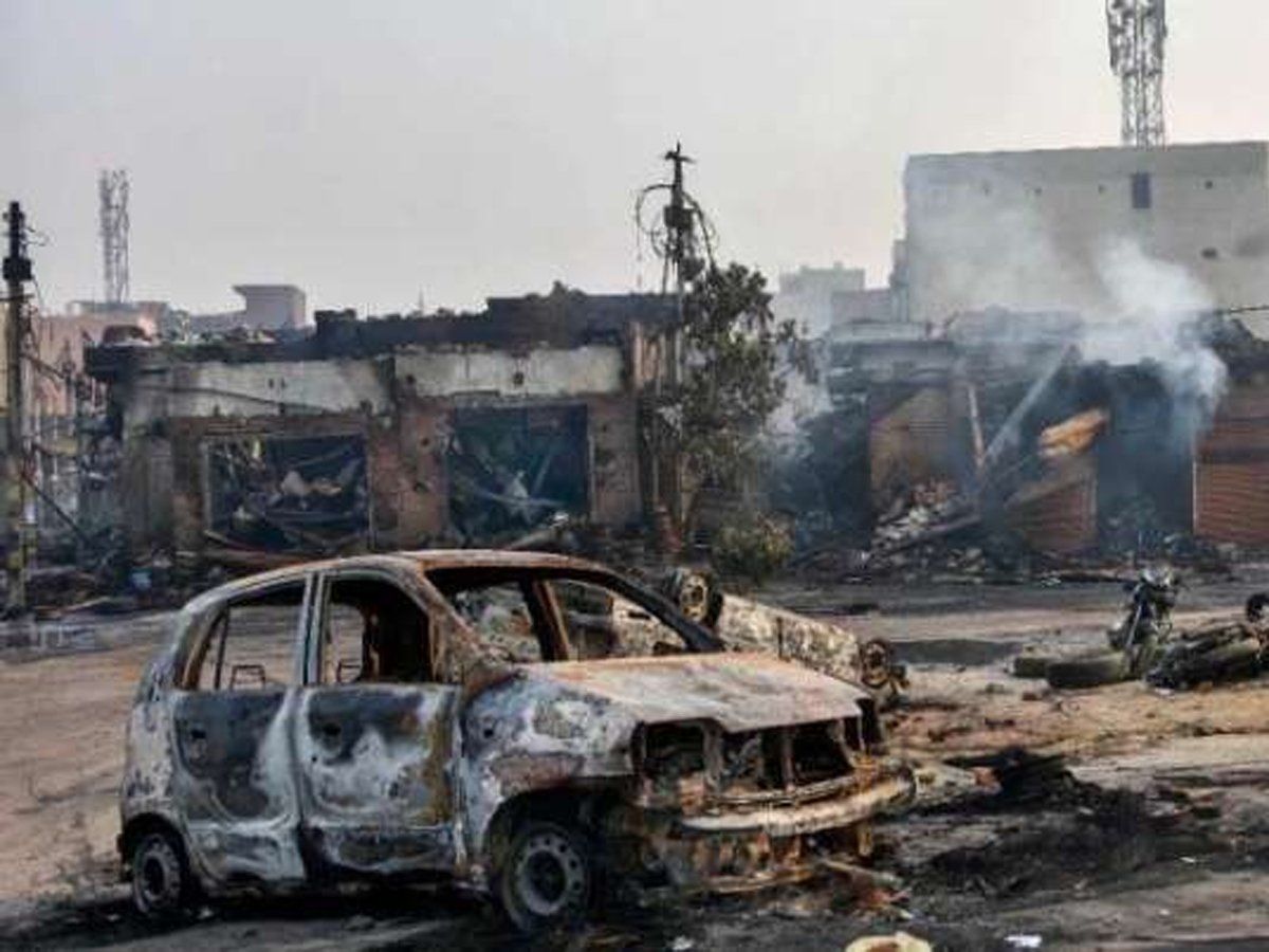 Delhi Riots: 15 आरोपियों के खिलाफ 17,500 पन्नों की चार्जशीट, आरोपपत्र में उमर खालिद का नाम नहीं