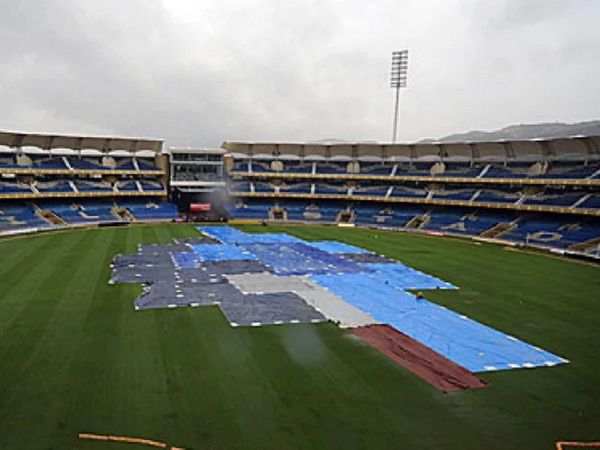 dy patil stadium pitch report