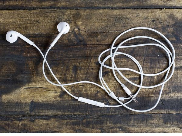 Rajasthan: पुराने गैजेट्स का करते हैं इस्‍तेमाल तो रहें सावधान, गाना सुनते समय कान में फटा ईयरफोन, युवक की मौत