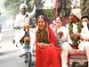Groom on 'electric bike', bride wore 'Tulsi Ki Mala', see this eco wedding video