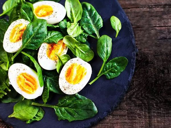 how many Eggs Eat In A Day In Hindi