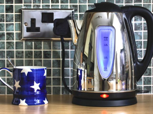 Kitchen, Kitchen Appliances, Kitchen Tips, Kitchen Hacks, Clean Electric kettle, Easy Kitchen Hacks, Easy Kitchen Tips