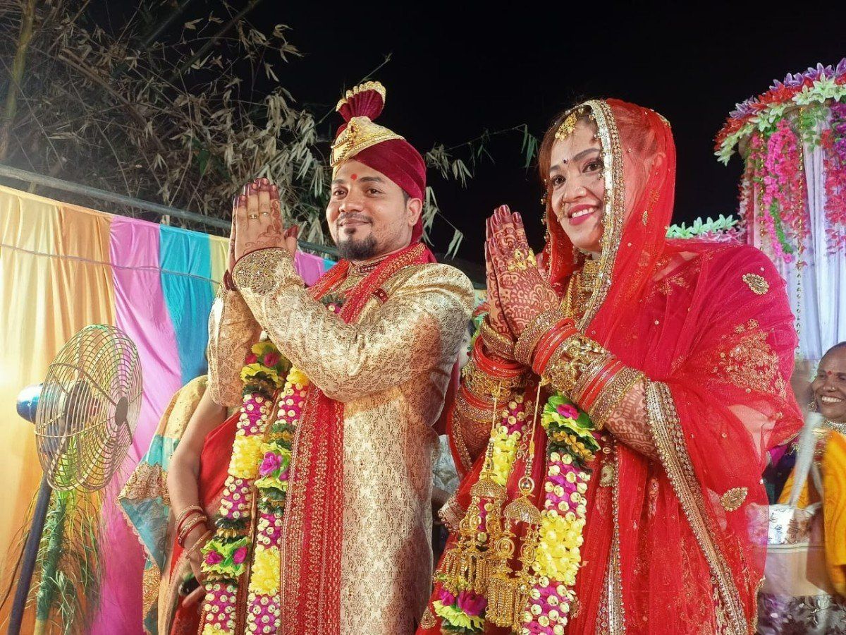 देसी लड़के के प्यार में 'गिरफ्त' हुई विदेशी लड़की, बिहार में दोनों ने रचाई शादी, मजेदार है लव स्टोरी