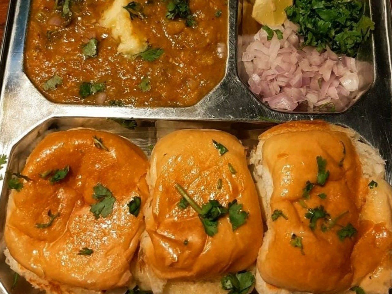 Popular Street Foods: रसदार शाही टुकड़ा से लेकर पावभाजी तक, भारत के स्ट्रीट फूड की कहानी