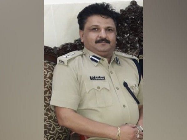 fake ips officer