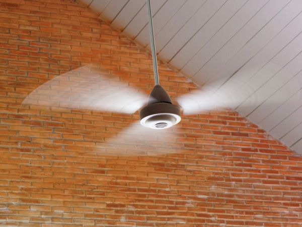 Fan, Sleeping with fan on, muscle cramps, sinus, blocked nasal passage, causes of headaches and dry eyes, Effects of sleeping with fan on