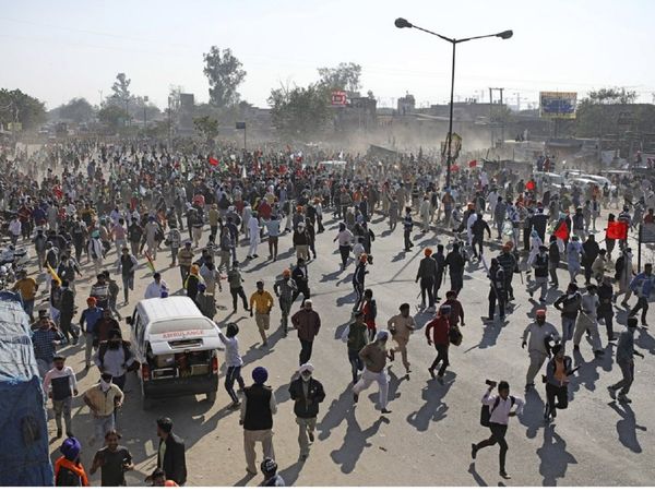 Farmers' Protest: आंदोलन तेज करेंगे किसान, कल प्रदर्शनकारी किसान संघों के प्रमुख की भूख हड़ताल