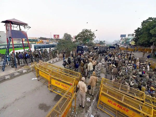 सड़क पर किसान और विज्ञान भवन में बातचीत, आखिर साढ़े सात घंटे के मंथन में क्या निकला