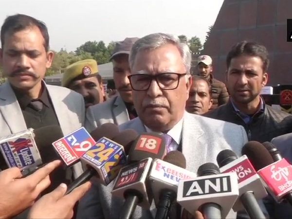 J&K: उपराज्यपाल के सलाहकार फारूक खान का इस्तीफा, बीजेपी में मिल सकती है बड़ी जिम्मेदारी