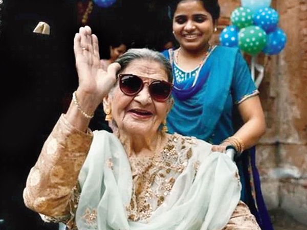 Amitabh bachchan Gulab Sitabo Costar Farrukh Jaffar death| Gulab Sitabo actress Farrukh Jaffar dies who worked with salman khan And rekha|