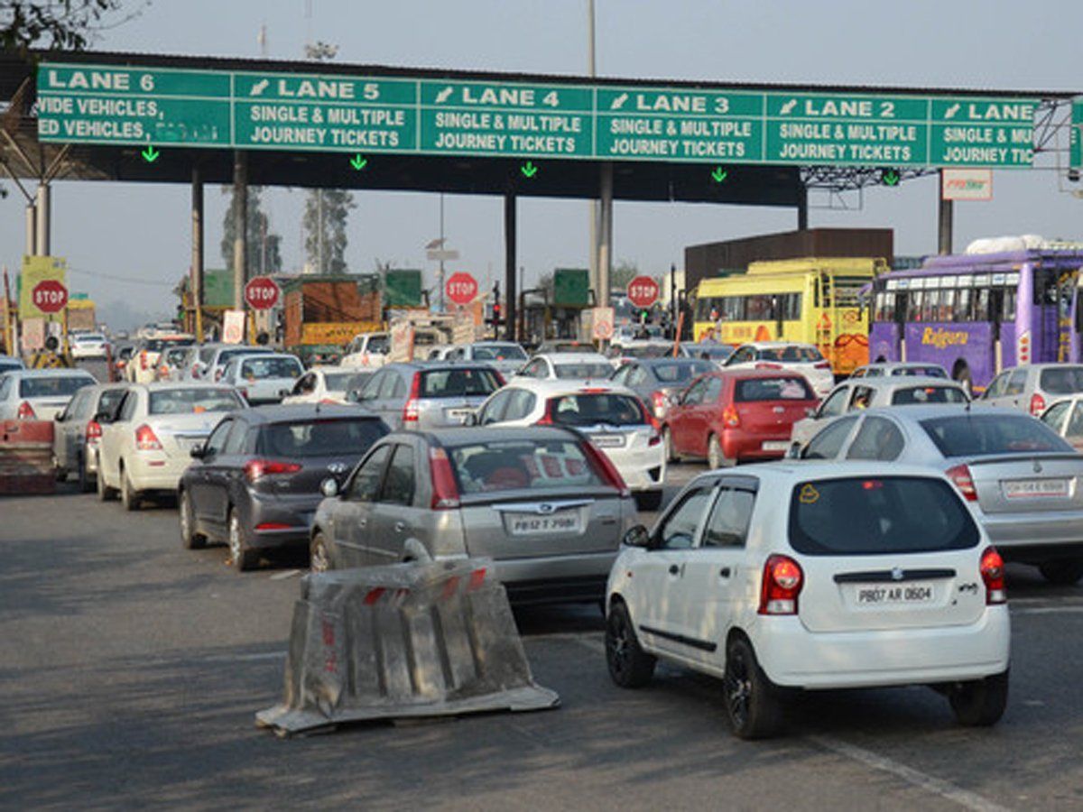 FASTags : देश भर में आज से अनिवार्य हुआ फास्टैग, नहीं होने पर देना होगा जुर्माना