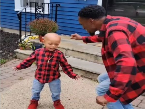 Father and son heart touching viral video in hindi