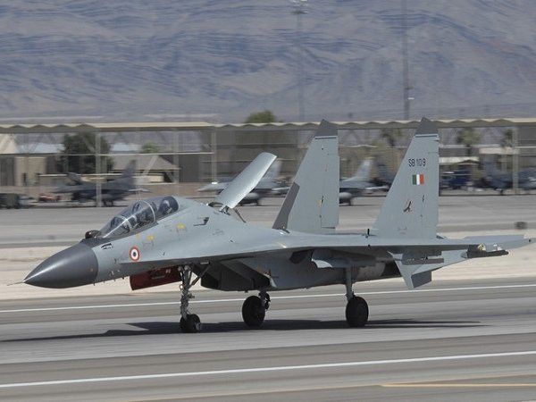 लद्दाख में एलएसी के करीब देखे गए चीनी हेलीकॉप्टर, लड़ाकू विमानों ने भरी उड़ान