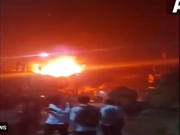 Maharashtra : Massive fire breaks out at a factory in Midc industrial area of Tarapur