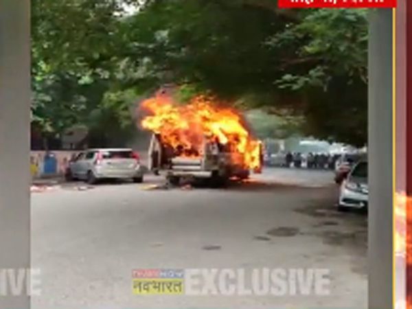 Delhi : School bus catches fire in Rohini