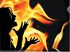 महिला ने आग लगाकर कर ली खुदकुशी, वीडियो बनाता रहा पति