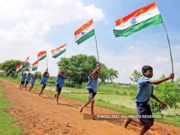 'हाँ, मैं उस भारत से आता हूँ...', देश विरोधी बयानों पर बवाल के बीच देश-प्रेम को बयां करती एक कविता