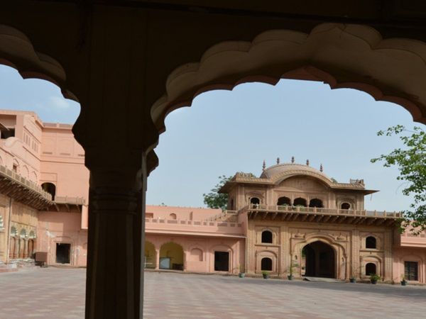 Raja Nahar Singh Mahal