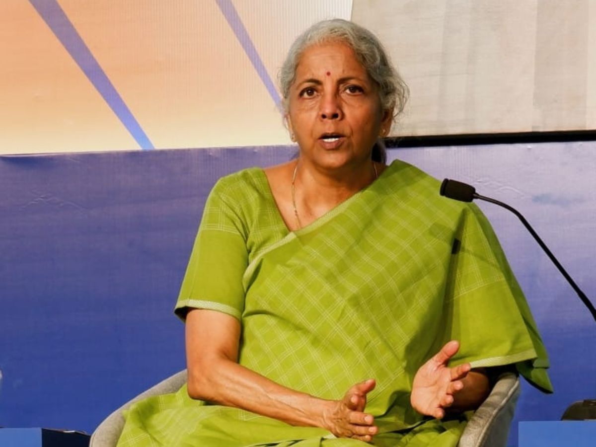 अवैध Loan Apps पर केंद्र कसेगा नकेल, 'White List' करेगा तैयार, कहा- सिर्फ ऐसे ऐप्स ही होंगे होस्ट