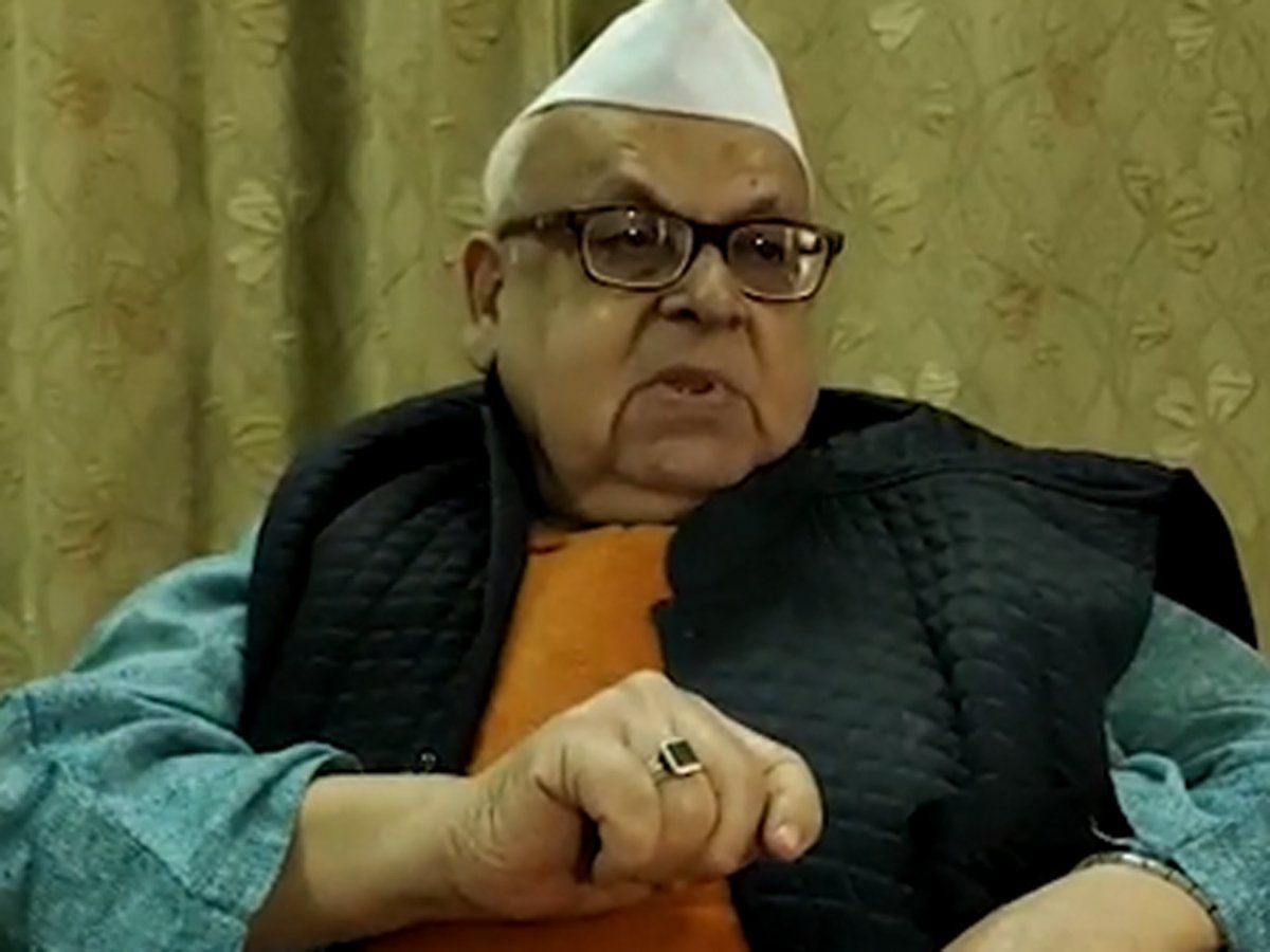 'जिन्ना बड़े देशभक्त थे, AMU में और भी बड़ी तस्वीर लगाई जानी चाहिए' यूपी के पूर्व गवर्नर अजिज कुरैशी का बयान, देखें VIDEO