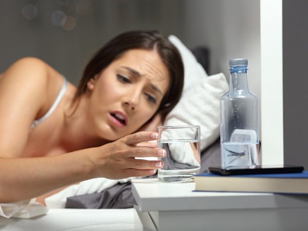 feeling thirsty after drinking water, feeling thirsty all the time, why am i so thirsty all of a sudden, always thirsty not diabetic, why am i always thirsty at night, diabeties symptoms, बार बार प्यास लगना किस बीमारी का है संकेत