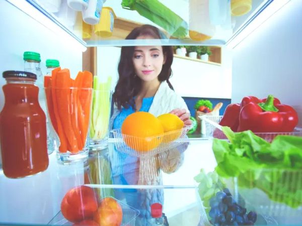 how to organize the fridge, easy ways to organize your fridge, tips to clean your fridge, 4 ways to organize your fridge, easy and fast ways to organize the fridge, simple tricks to clean your fridge, fridge ko saaf sutra kese rakhen, fridge ko saaf rakhn