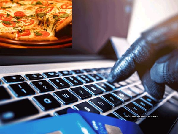 a doctor of Delhi AIIMS cheated in the name of pizza delivery he ordered online