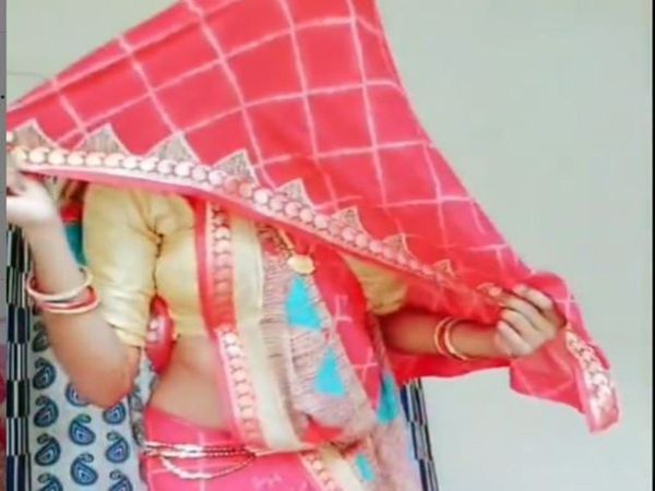 Funny Dance Video Man Doing Dance in Woman Getup Funny Viral Video in Hindi