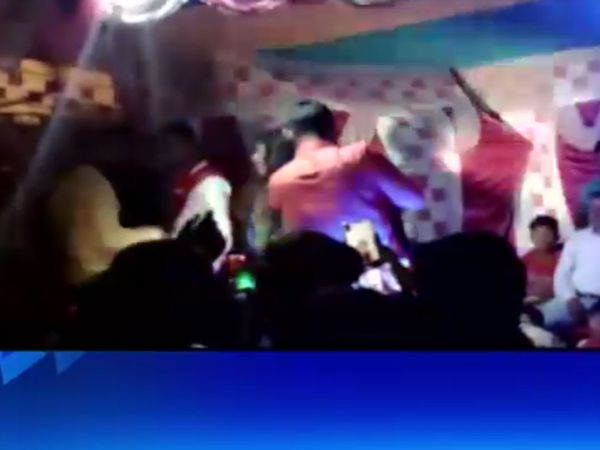 Theatre dance in Bihar's Nalanda district mocks lockdown and social diastancing