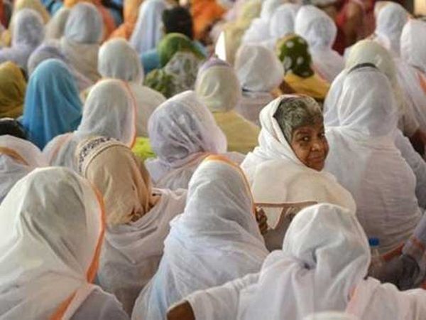UP : Bizare tradition of married women of Cachwaha community in Deoria