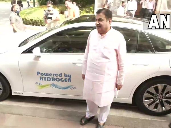 Nitin Gadkari rides in a green hydrogen-powered car to Parliament