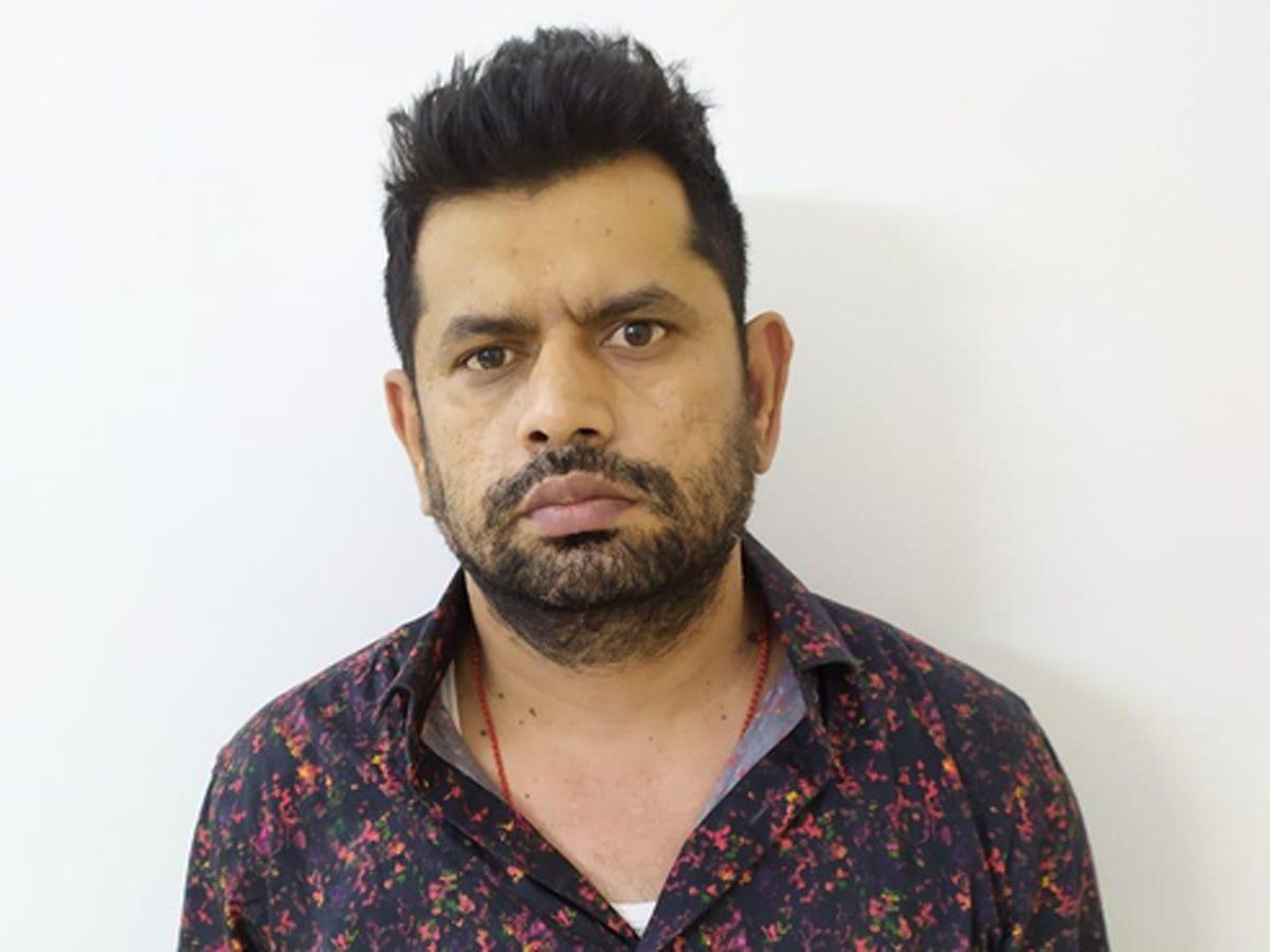 यूपी एसटीएफ के हत्थे चड़ा अबु सलेम का साथी, योगी के सलाहकार बोले, छुप-छुपाकर आया भी तो कहां