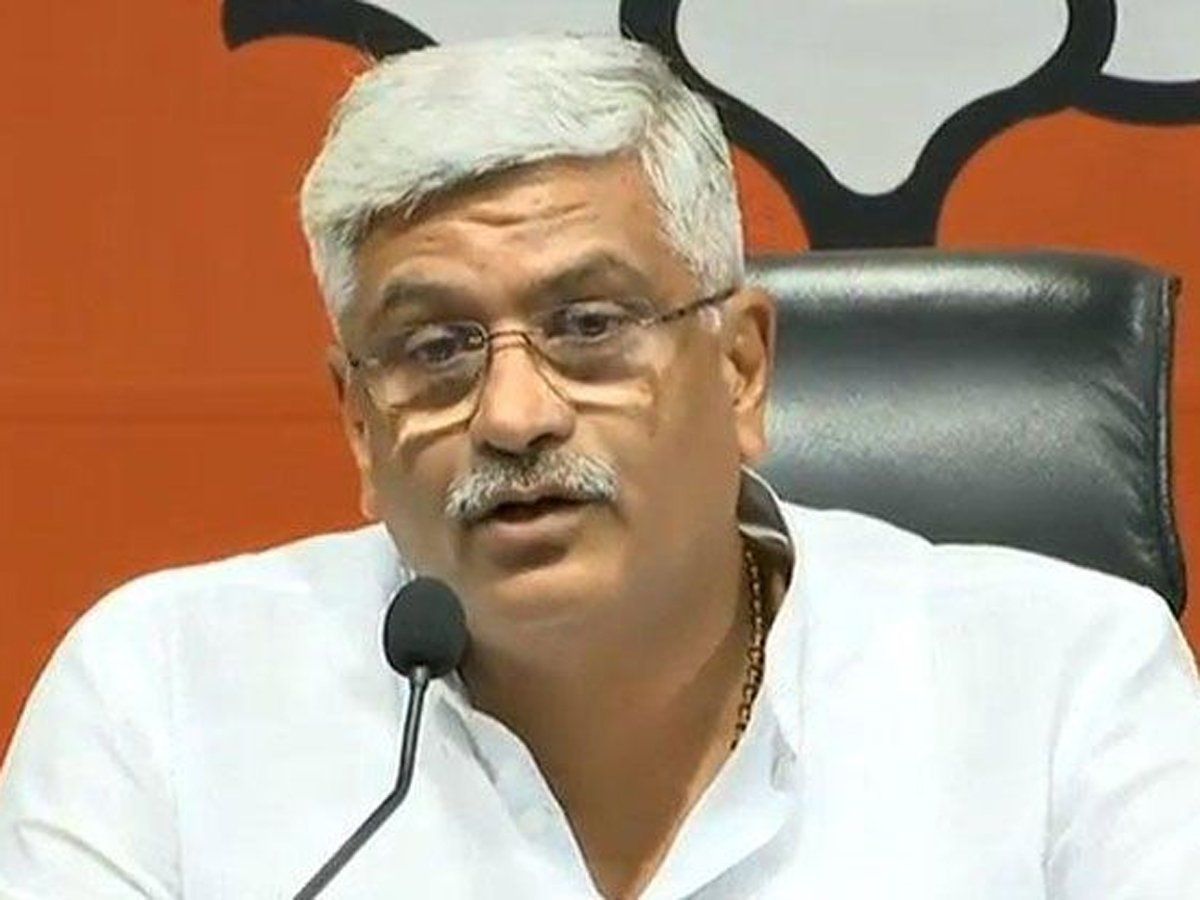 केंद्रीय मंत्री शेखावत ने पूछा-'कांग्रेस का ड्रामा क्या राहुल गांधी को दोबारा लॉन्च करने का जुगाड़ है?'