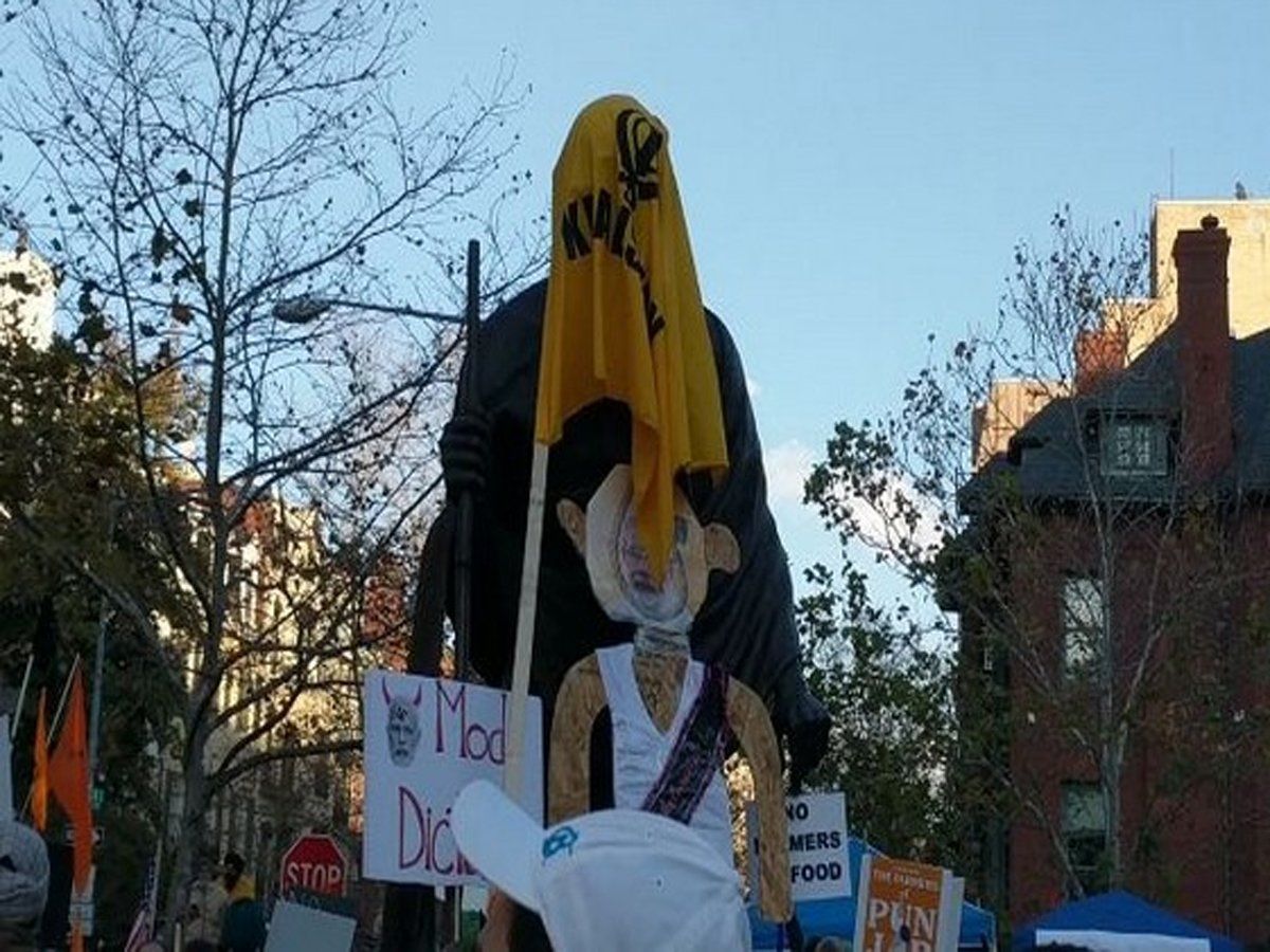 वाशिंगटन में कृषि कानूनों के खिलाफ प्रदर्शन, गांधी की प्रतिमा को नुकसान पहुंचाया, 'खालिस्तानी' झंडे दिखे