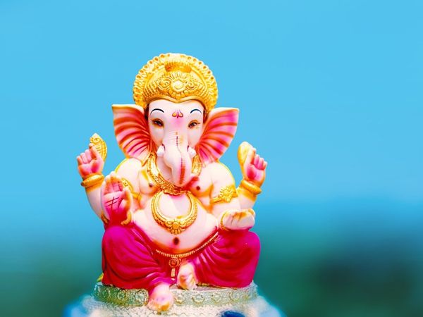 Things to offer lord Ganesha भगवान गणेश को क्या अर्पित करें, भगवान गणेश को भोग, भगवान गणेश को क्या चढ़ाएं