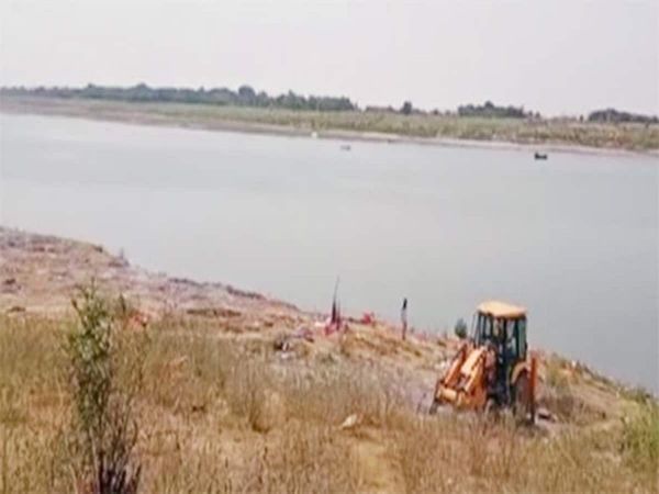 Dead Body In Ganga River: बक्सर प्रशासन का दावा, यूपी में गंगा नदी में लगाई गई जाल तो सच आया सामने