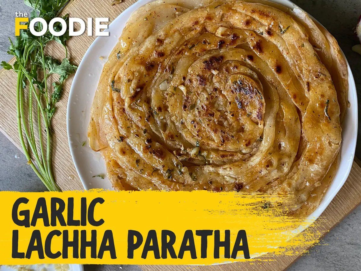 Garlic Laccha Paratha Recipe: इस तरह बनाएं गार्लिक लच्छा पराठा, बढ़