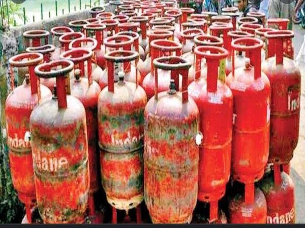 Ujjwala Scheme LPG Subsidy In Varanasi