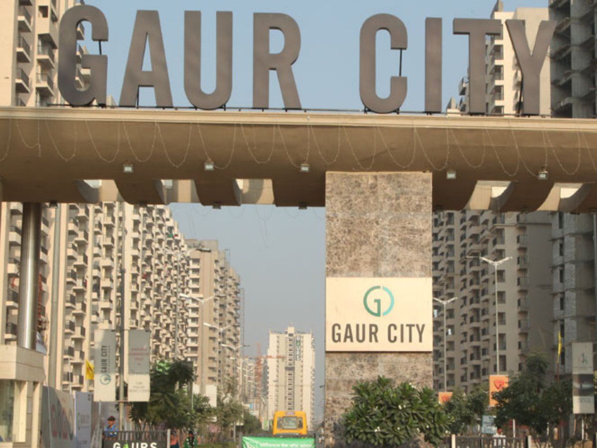 Noida: नोएडा में लिव-इन कपल ने उठाया खौफनाक कदम, 21वीं मंजिल से कूदकर किया सुसाइड