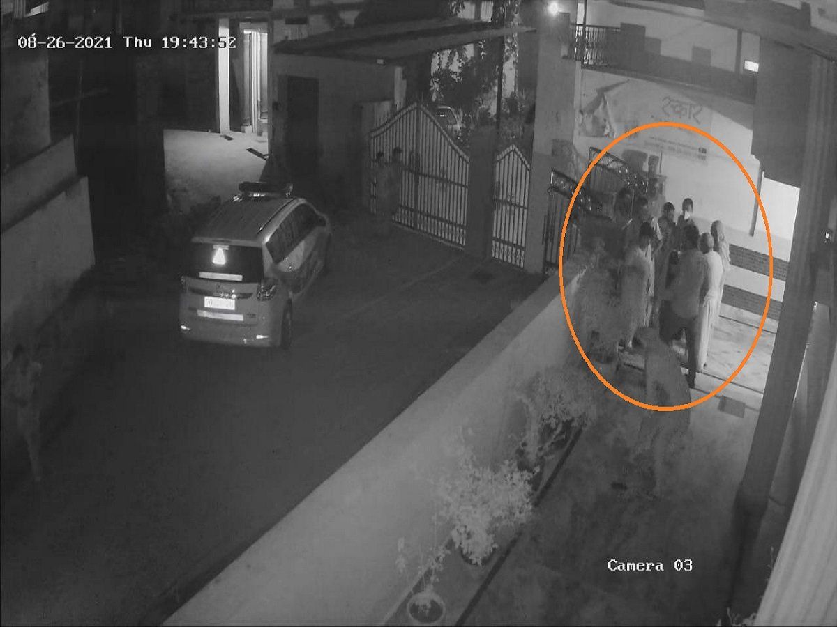 अर्जुन अवॉर्डी पहलवान DSP गीतिका जाखड़ ने किया दादा और चाचा के परिवार पर हमला! CCTV फुटेज वायरल