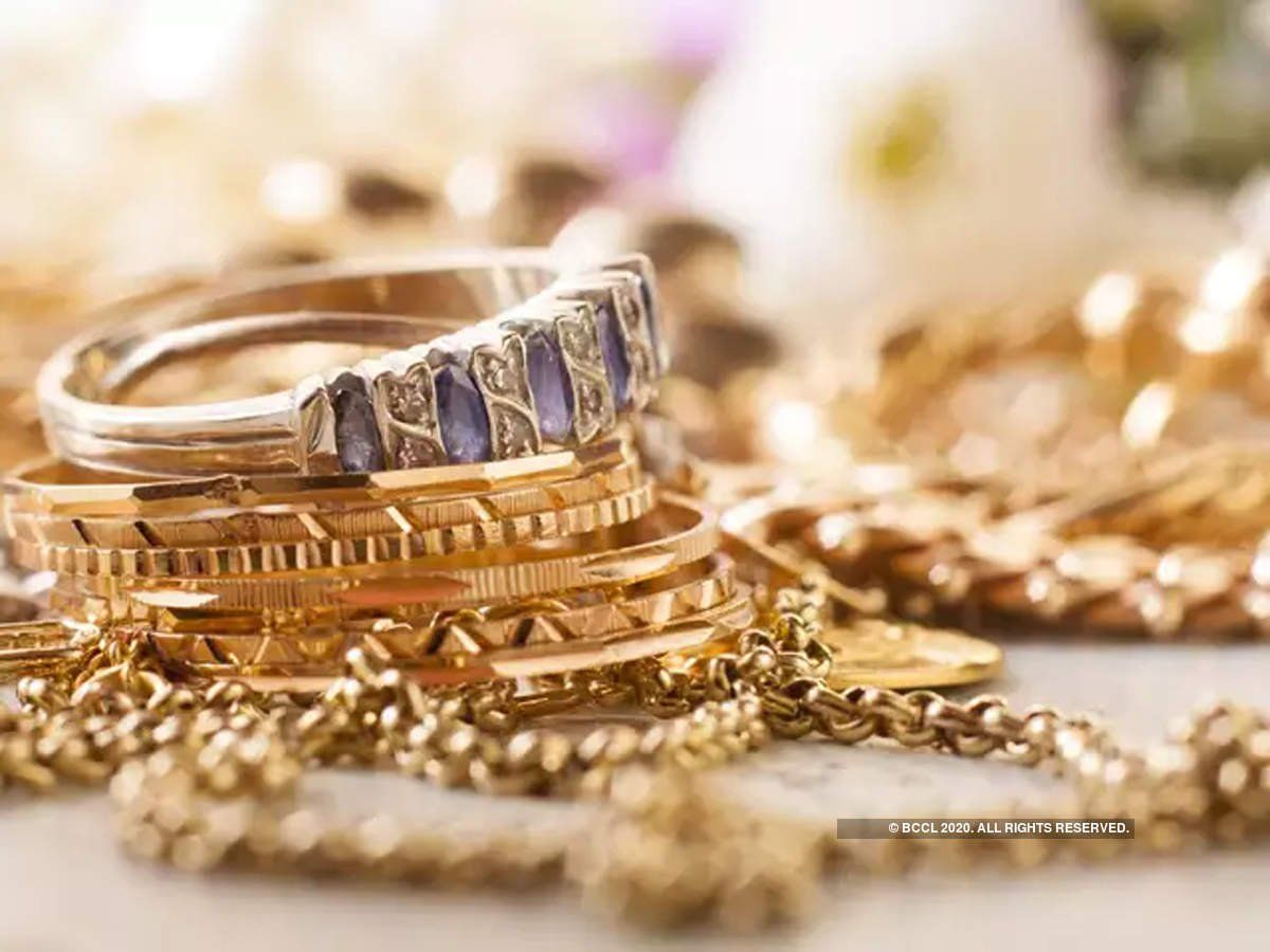 Gold/silver imports fall : सोना, चांदी के आयात में भारी गिरावट, लेकिन निवेश में तेजी