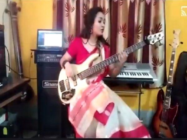 साड़ी वाली लड़की का नया वीडियो वायरल, इस बार गिटार बजाते हुए जीता लोगों का दिल, लोगों ने कहा रॉकस्टार