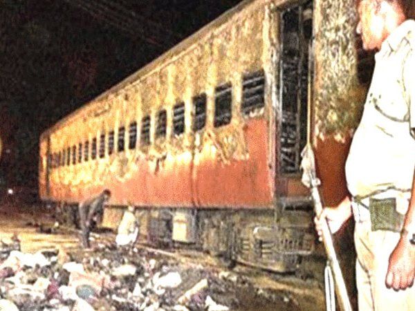 Godhra Kand: गोधरा कांड के 19 साल, आज ही स्टेशन पर श्रद्धालुओं से भरी ट्रेन की बोगी में हुआ था अग्निकांड
