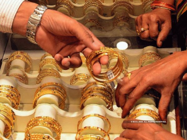 Gold price today rises Rs 324, Silver gained Rs 1598 know 24, 22 carat rates on 16 October 2020 