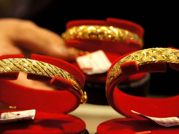 Gold price today down rs 63 silver fell rs 281