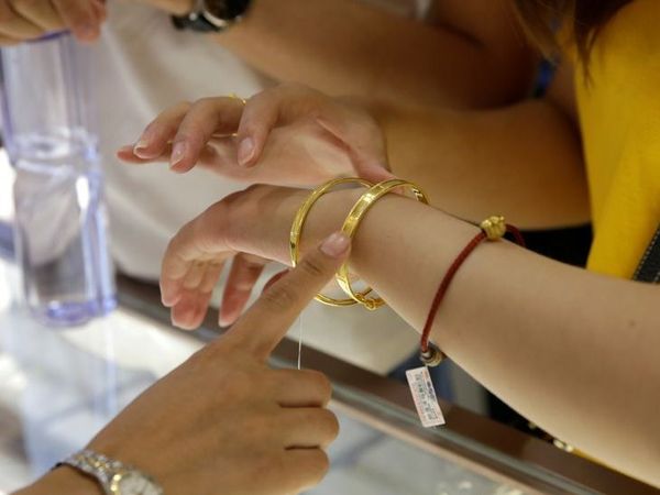 Gold price down by rs 196